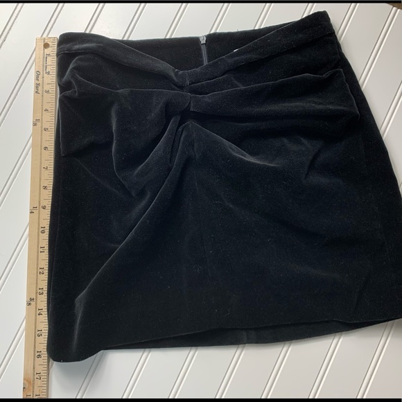 NWT- Zara High Waisted Mini Velvet Ruched Black Skirt Size Medium - Picture 9 of 12